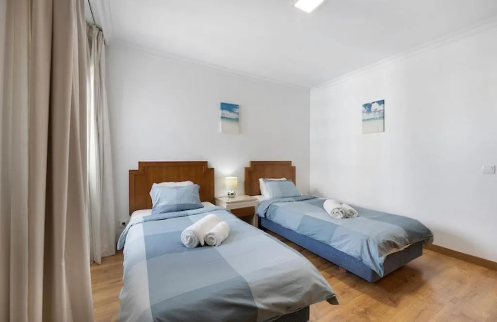 Cozy Apartment With Seaview 300M From The Beach Portimão